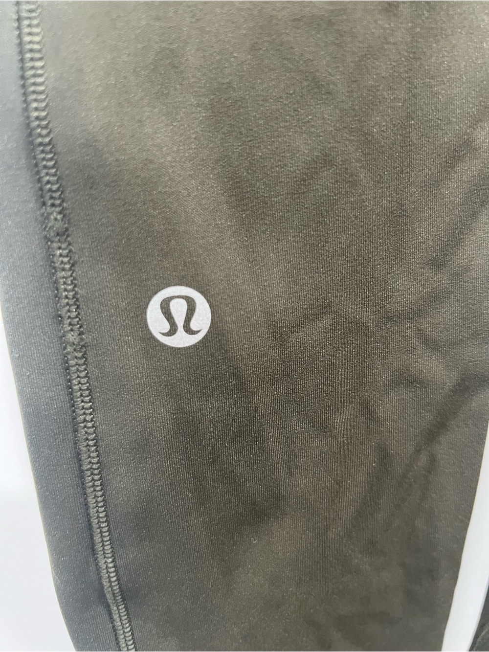 Lululemon Speed Up Leggings side pockets 4 - Picture 7 of 7